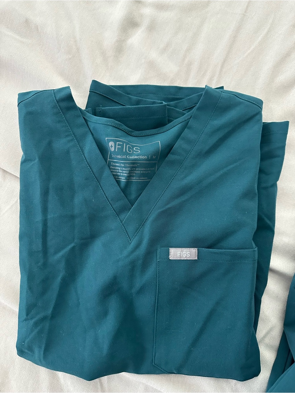 FIGS SCRUB SET - M Petite - Picture 4 of 4